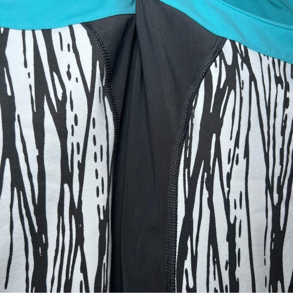 Lucy Powemax Top. Built in Padded Bra, Cross Strap Racer Back - Picture 5 of 10